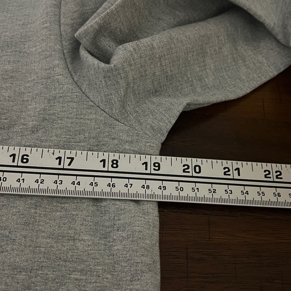 Lilly Pulitzer Emalia Shimmer TerryTop Heathered Seaside Grey Relaxed Fit - Picture 8 of 9